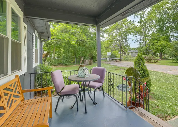 3 Mi To Downtown: Family-Friendly Birmingham Home
